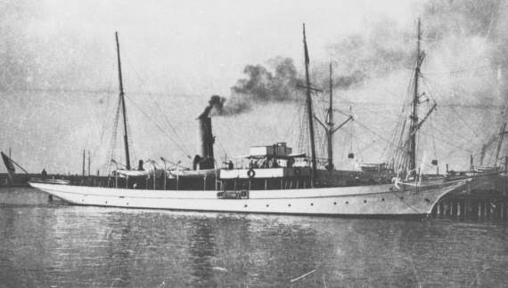 An early photograph of Adele when serving as HMAS Franklin.