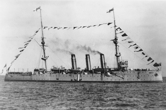 HMAS Encounter dressing ship during the Fleet Entry in October 1913.