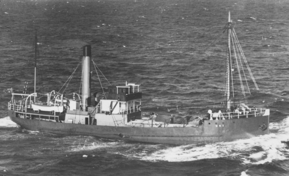 HMAS Uki prior to being requisitioned for Naval service, October 1939.