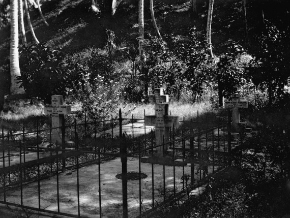 The original graves of Captain Pockley (right) and Able Seaman Williams (left). Later the graves of all who fell were relocated to a Commonwealth War Grave established at Bitapaka in 1950.