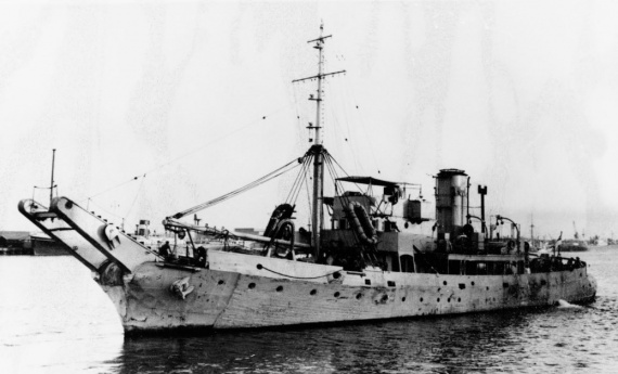 HMAS Karangi commissioned into the Royal Australian Navy on 23 December 1941. She was the third Boom Defence Vessel constructed by Cockatoo Island Dockyard.