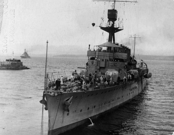 HMAS Adelaide and HMS Repulse underway in 1924