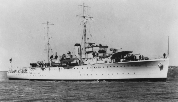 HMAS Swan, circa 1939.