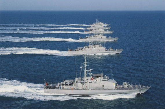 HMAS Bendigo in company with her sister ships, Fremantle, Dubbo, Wollongong, Gawler and Warrnambool.