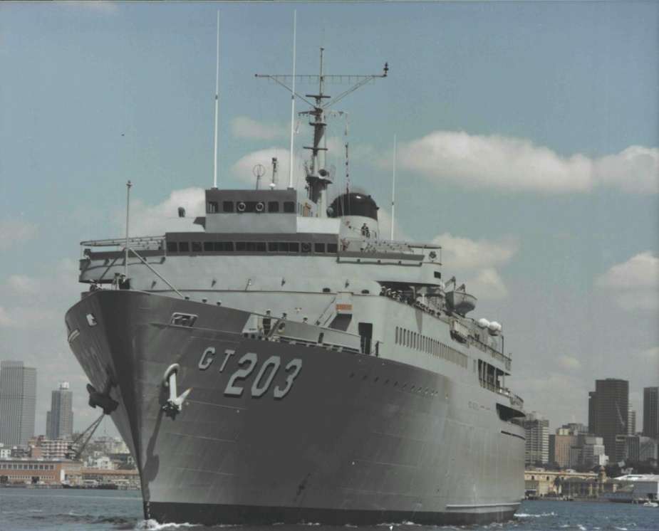 HMAS Jervis Bay was awarded the Duke of Gloucester's Cup as the RAN unit displaying the highest level of overall proficiency in 1988.