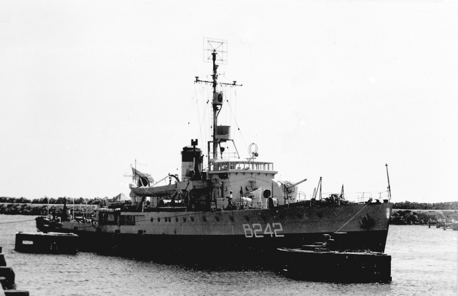 Geraldton wearing her British Pacific Fleet pennant number c.1945