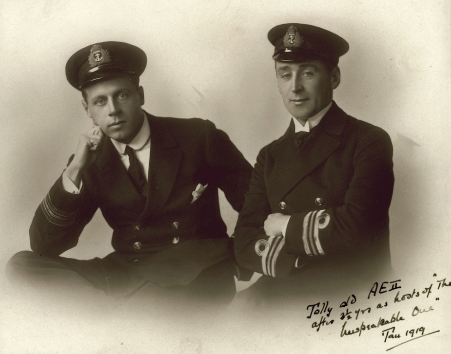 Lieutenant Commander Geoffrey Haggard and Lieutenant Commander Henry G Stoker, both of AE2, in 1919. (ANMM)
