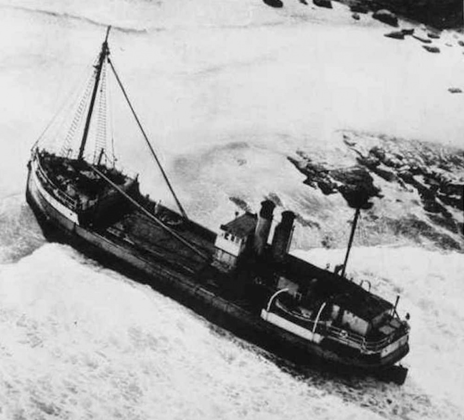 Allenwood  aground on the Central Coast of New South Wales, 1951.