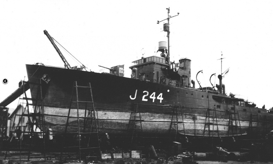 Castlemaine on the slipway at Fremantle c. March 1945.