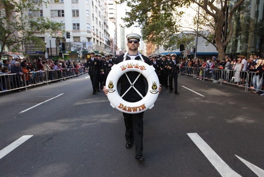 HMAS Darwin ship's company march through the streets of Sydney in the Anzac Day Parade, 25 April 2013.