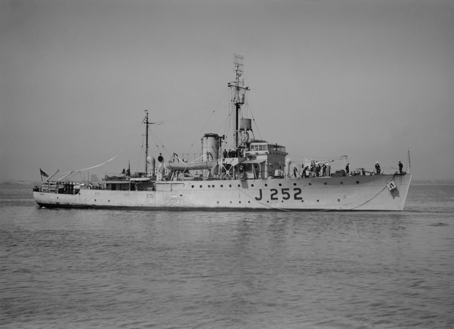 HMAS Echuca