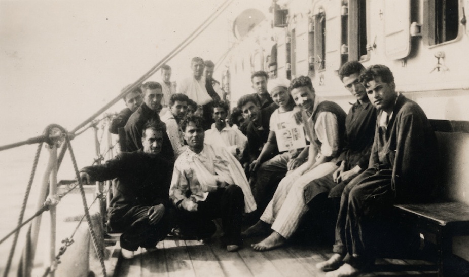Survivors from Espero following their rescue by Sydney.