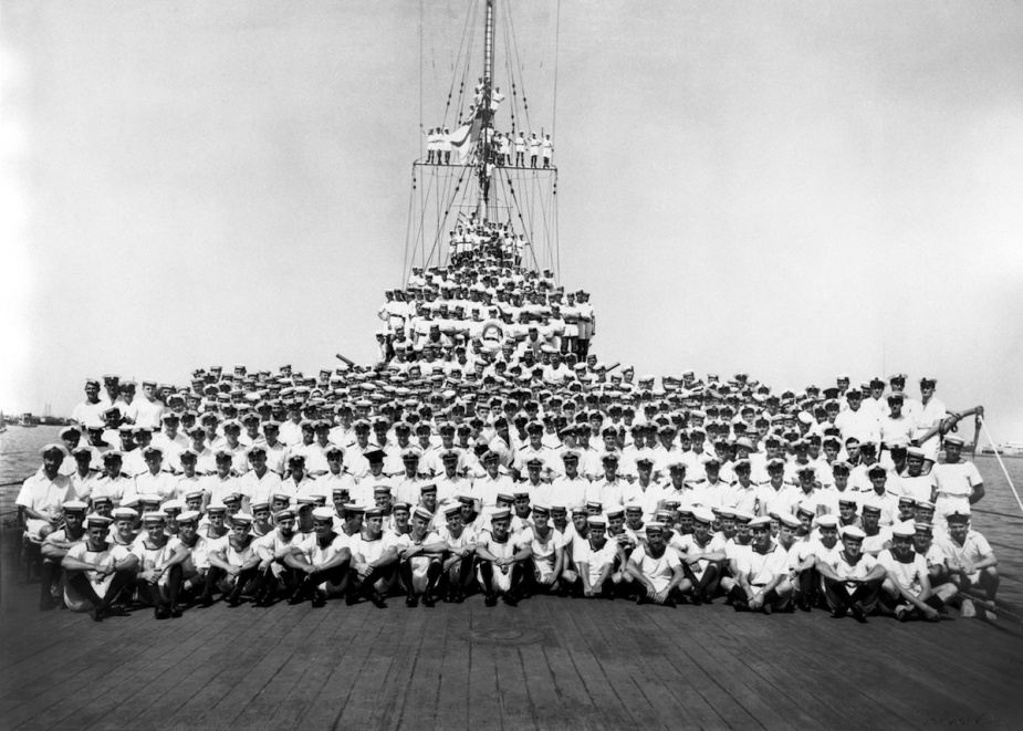 Sydney's ship's company circa 1940.
