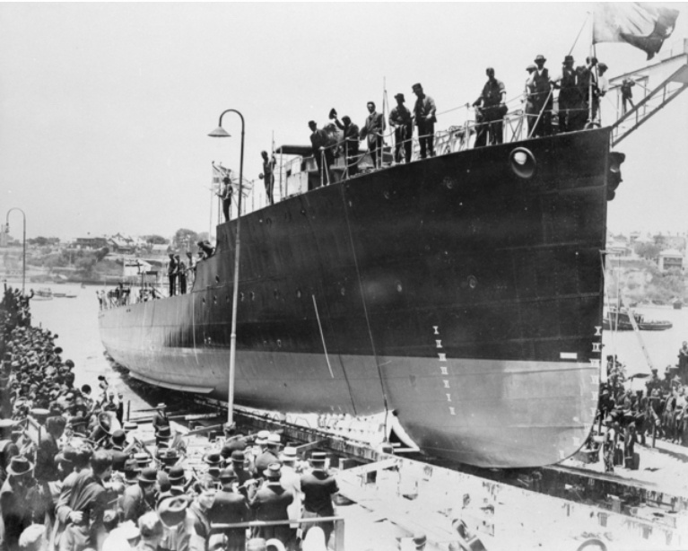 Swan was launched on 11 December, 1915 by Lady Creswell at Cockatoo Island Dockyard.