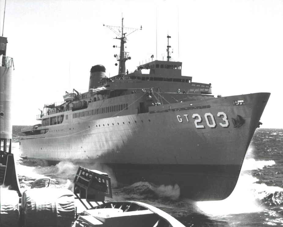 HMAS Jervis Bay en route to Operation MORRIS DANCE, as seen from HMAS Stalwart.