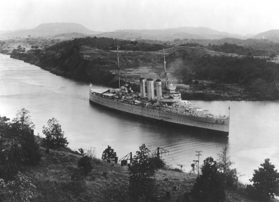 HMAS Australia transiting the Panama Canal circa 1935