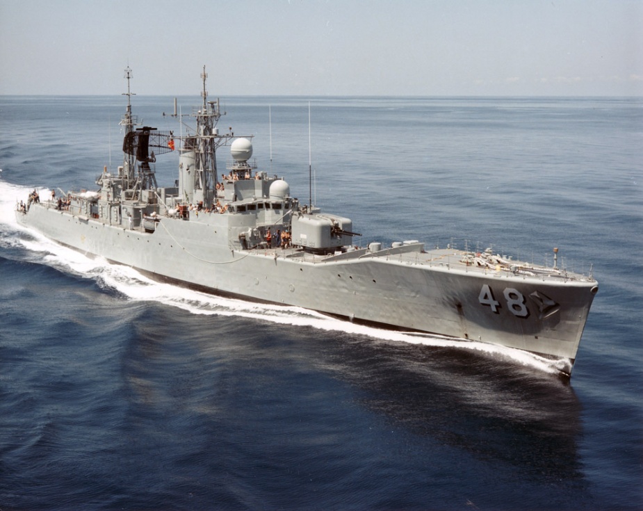 HMAS Stuart (II) at sea following her mid-life refit that saw her LWO radar aerial removed from the foremast and situated on the aft superstructure.