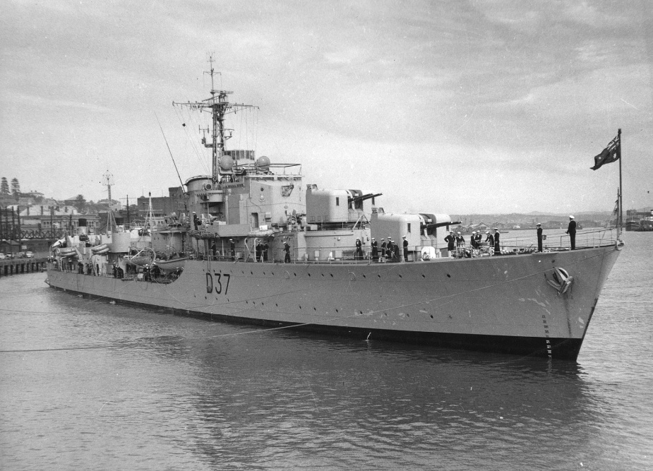 HMAS Tobruk turns at rest prior to leaving port