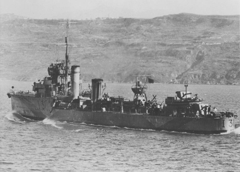 HMAS Voyager off Suda Bay, Crete during the evacuation of the island in May, 1941