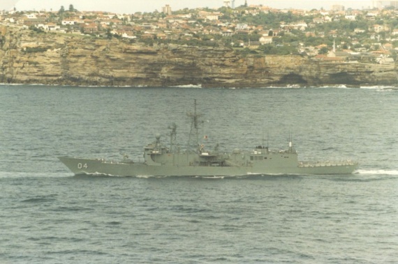 HMAS Darwin departing Sydney Harbour, circa March 1990.