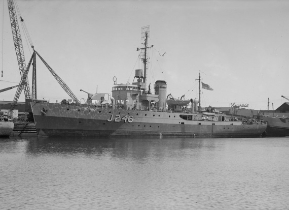 HMAS Fremantle shortly after commissioning in the RAN.