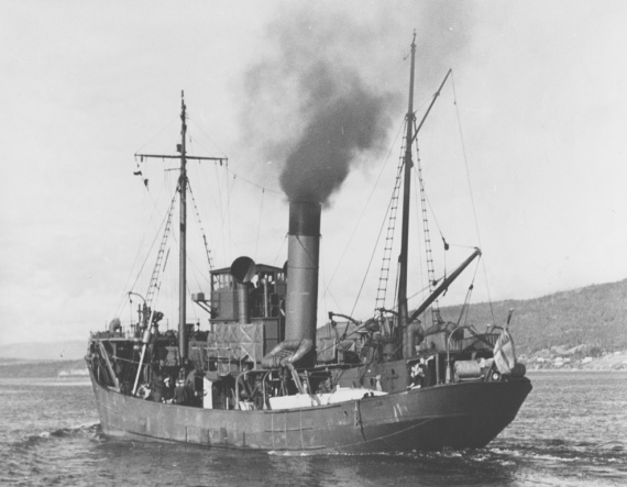 HMAS Goonambee.