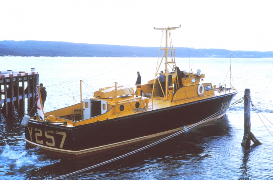 Air Nymph stern-boarding into the boat compound at HMAS Creswell, circa 1964. (Brian Simpson collection)