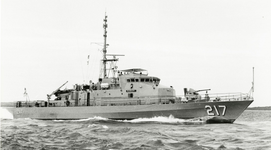 HMAS Bunbury was one of 15 Fremantle Class Patrol Boats commissioned into the Royal Australian Navy. They were larger, more powerful and capable than the preceding Attack Class.