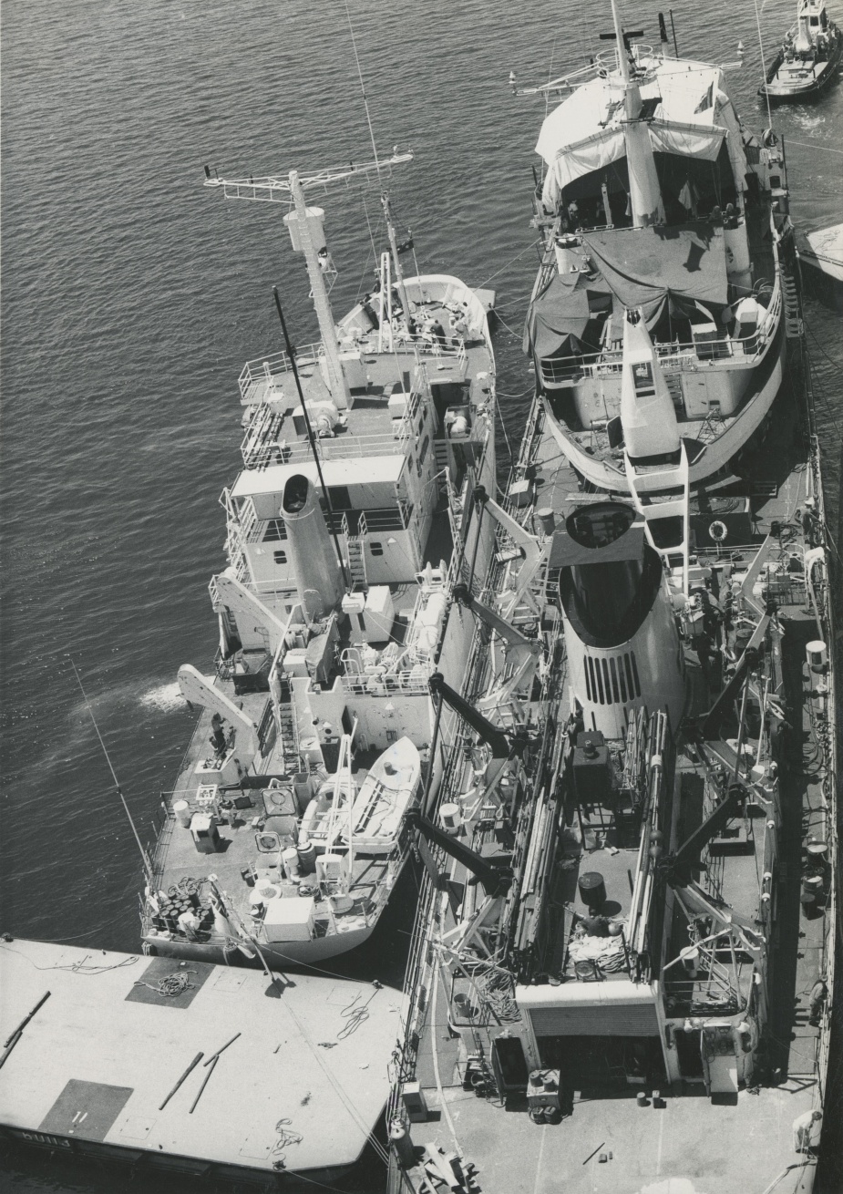 Flinders outboard fellow survey ship HMAS Moresby.