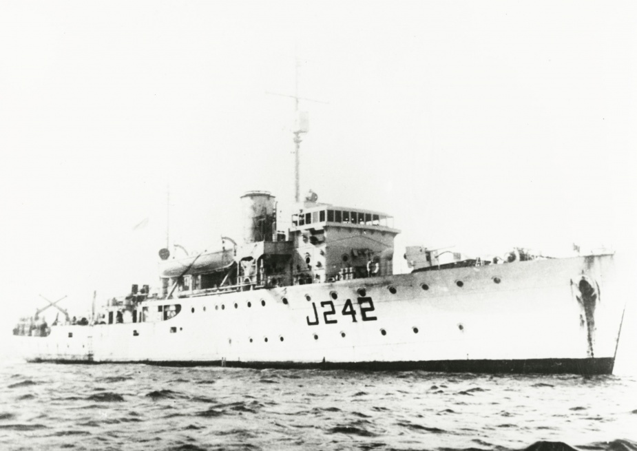 HMAS Colac was one of sixty Australian Minesweepers built for service during World War II.
