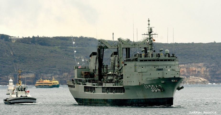 HMAS Success flying the decommissioning pennant while sailing into her home port for the final time. (Darryl Bullock collection)