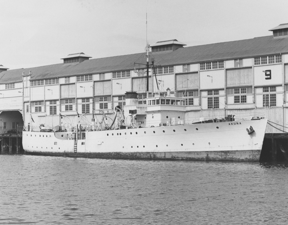 Following her service in the RAN, Gladstone was sold and converted to a pilot vessel. In this role she was renamed Akuna.