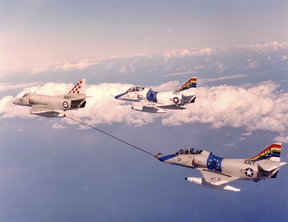 An RAN A4G refuels A4Js from the US Navy's VC1 Squadron. 