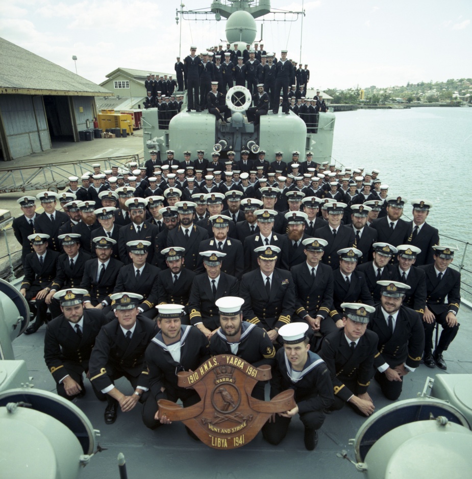 HMAS Yarra’s decomissioning ship’s company, 1985.