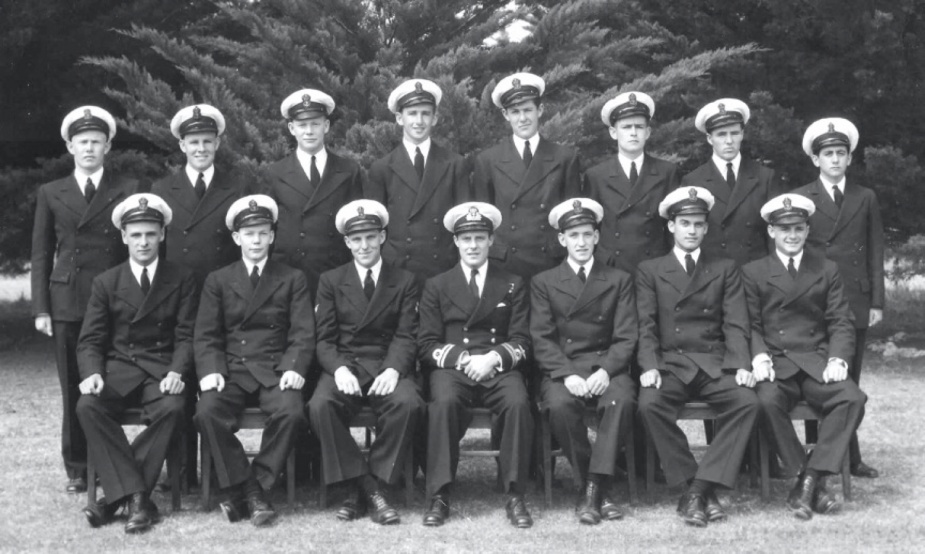 Number 1 Course Naval Airman Pilots 1948. Rear row, from left: Mervyn ‘Mick’ Streeter, Henry Hurley, Bill Sweeting, Colin van der Lelie, Fred Lane, Colin Champ, Noel Creevey, John Roland. Front row: Dick Sinclair, John Herrick, Garth Eldering, LEUT Maurice ‘Paddles’ Henley (SNO), Ian Webster, Ian Macdonald, John Horwood. (Lane Collection)