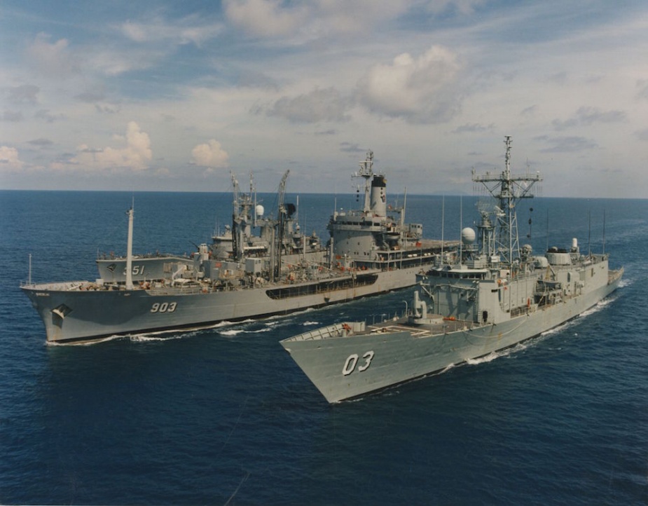 Sydney conducting exercises with the Indonesian Naval Ships Arun (903) and Ahmad Yani (351) in 1996.