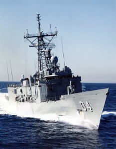 HMAS Darwin cuts through the calm waters of the Eastern Australia Exercise Area in 1996.