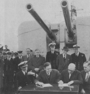 Minister JG Gorton formally accepts HMAS Vampire (II) into service.